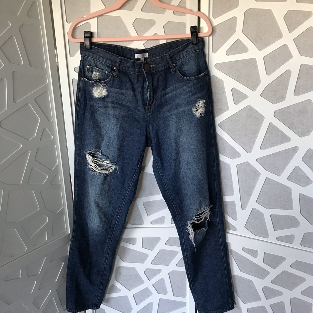 NWOT Distressed Boyfriend Jeans